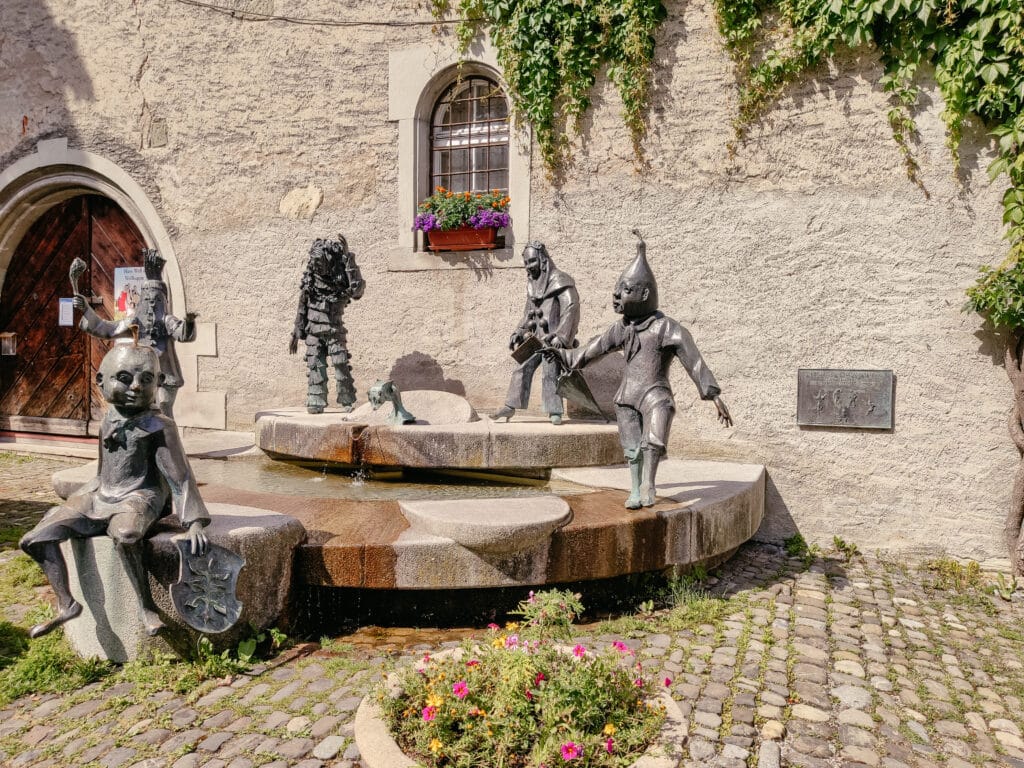 Zeughaus und Narren-Brunnen Insel Lindau