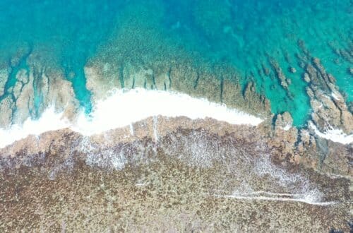 Die schwarzen Sandstrände Tahitis