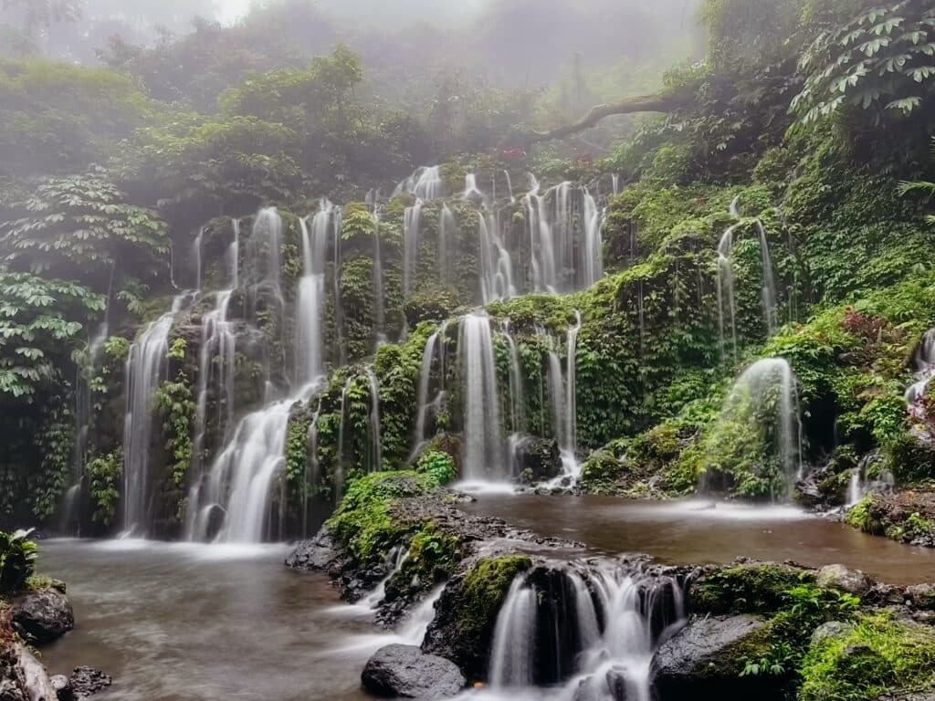 Banyu Wana Amertha Wasserfall, Bali Sehenswürdigkeiten, Indonesien