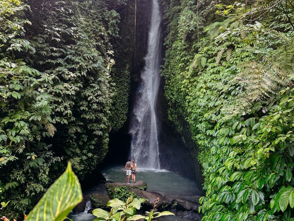 Leke Leke Waterfall, Bali Wasserfälle, Indonesien