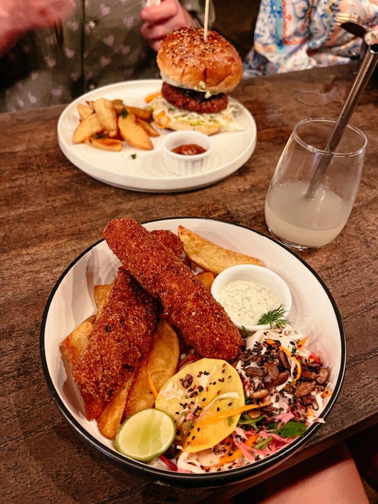 Abendessen im Amaroo, Hikkaduwa, Sri Lanka