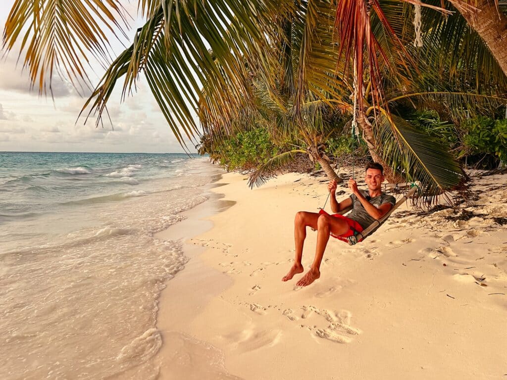 Dhigurah Malediven, Bikini Beach