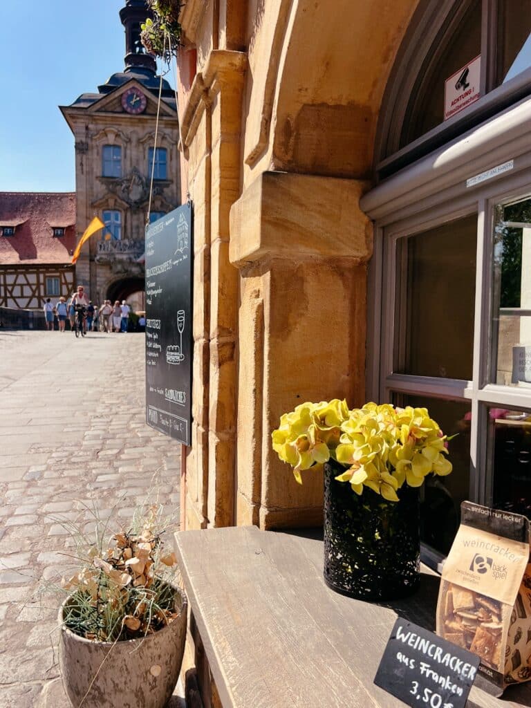 Rathausschänke Bamberg, Wein oder Bier auf der Brücke genießen, Bamberg