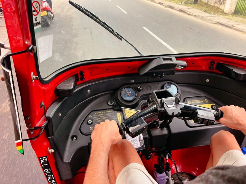 Tuk Tuk fahren in Negombo, Sri Lanka