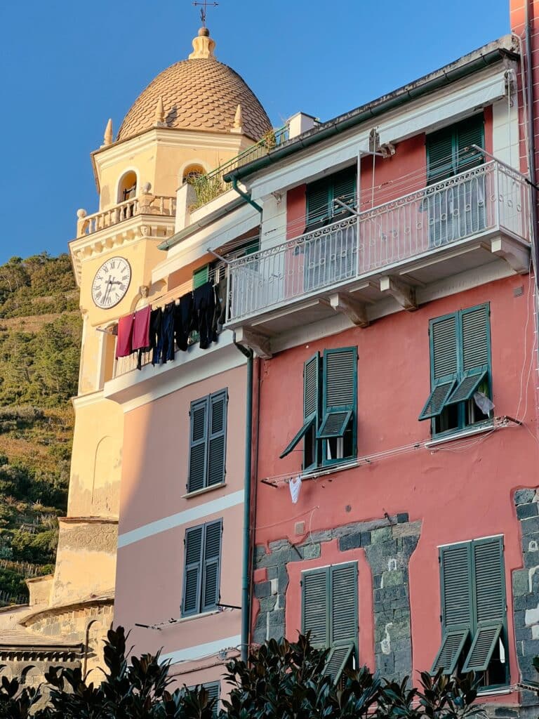 Die malerischen Gassen von Vernazza, Vernazza Sehenswürdigkeiten, Cinque Terre, Italien, Europa