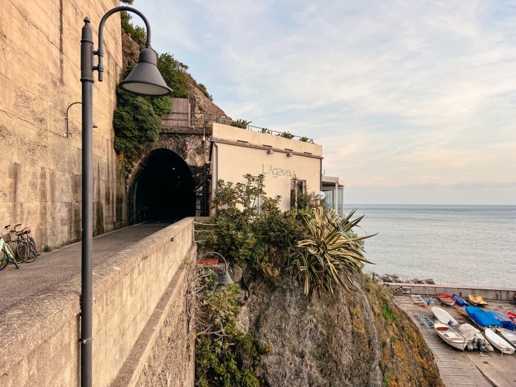 Framura Eisenbahntunnel, Cinque Terre Geheimtipps, Italien