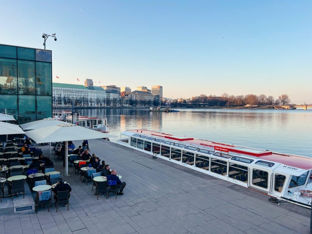 Jungfernstieg, Hamburg Sehenswürdigkeiten, Deutschland, Europa