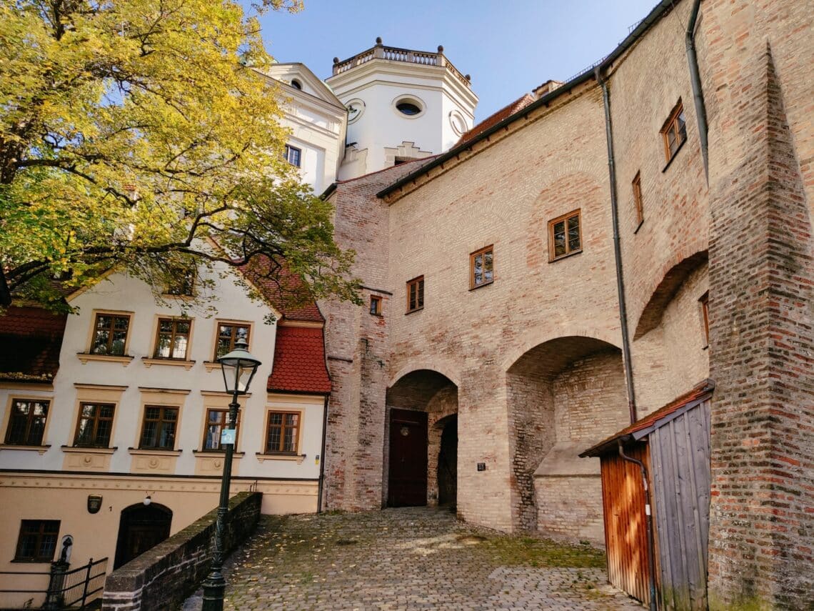 Spaziergang durch Augsburg, vorbei an den historischen Wassertürmen
