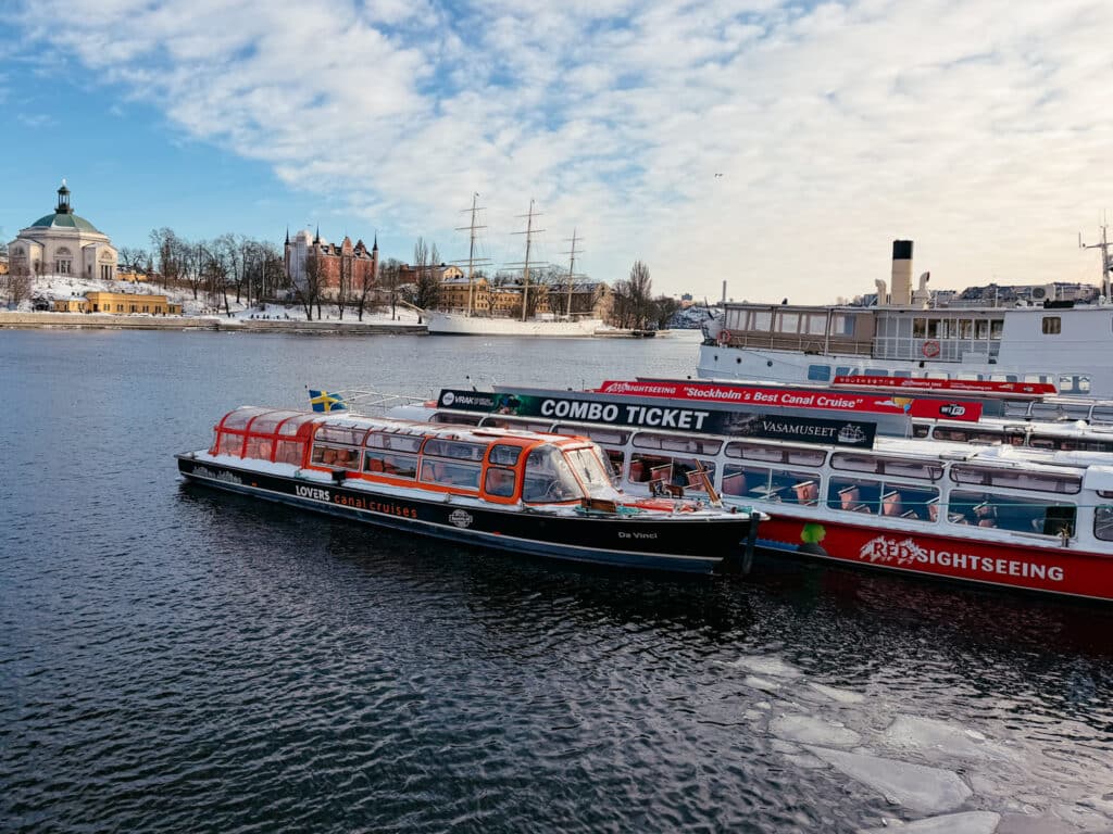 Fortbewegung in Stockholm, Private Ausflugsboote und Hop-on/Hop-Off-Bus und -Boote, Stockholm Fortbewegung, Schweden