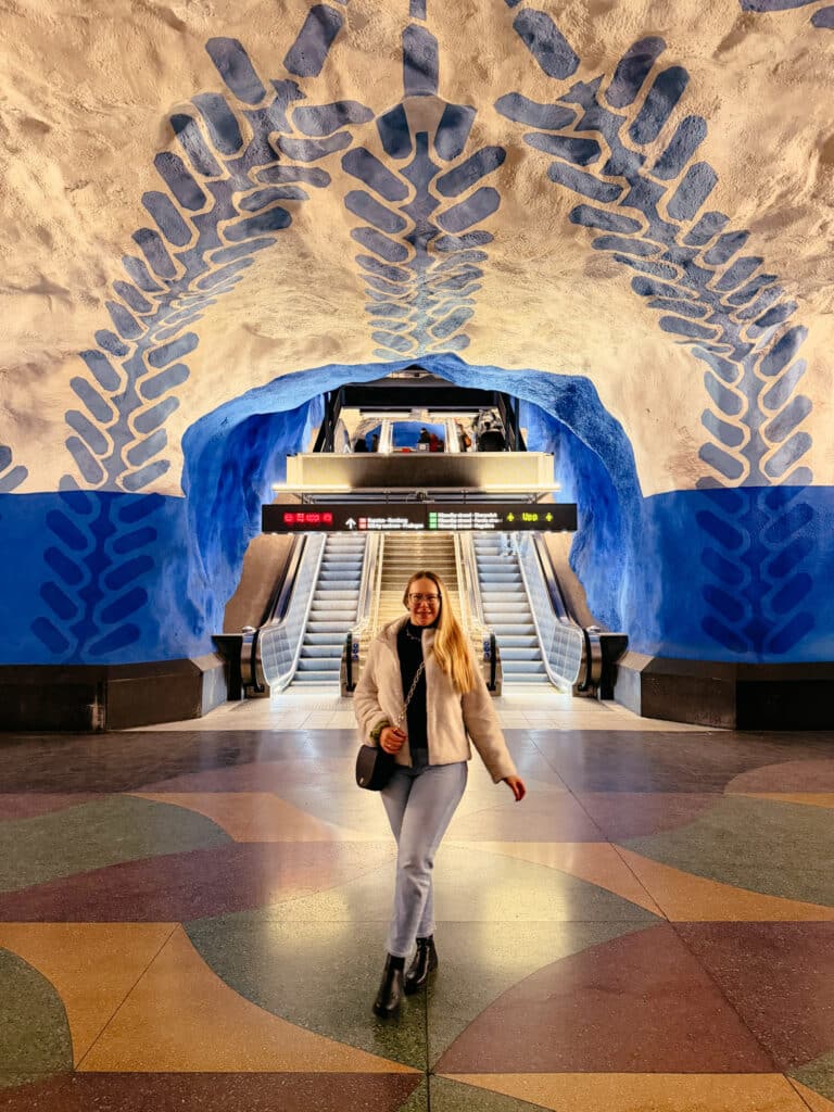 Stockholm zu Fuß, Kunst in der U-Bahn T-Centralen, Stockholm Fortbewegung, Schweden
