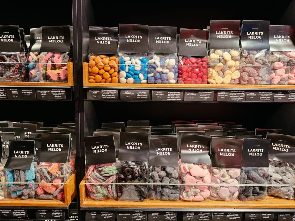 Lakritz aus Schweden im Lakritzroten, Stockholm, Schweden