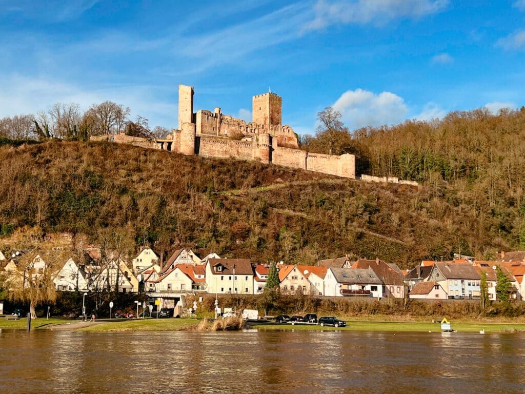Henneburg am Vormittag, Miltenberg Ausflugsziele