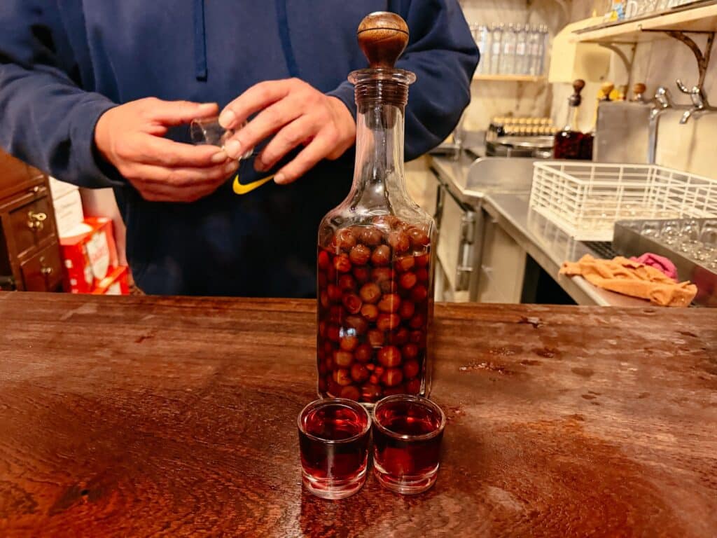 Kirschlikör bei Ginjinha Sem Rival in Lissabon, Portugal