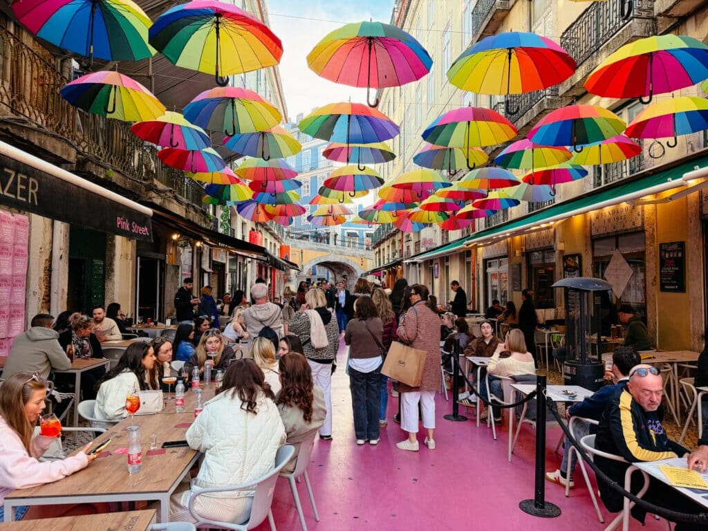 Pink Street (Rua Nova do Carvalho), Lissabon, Portugal