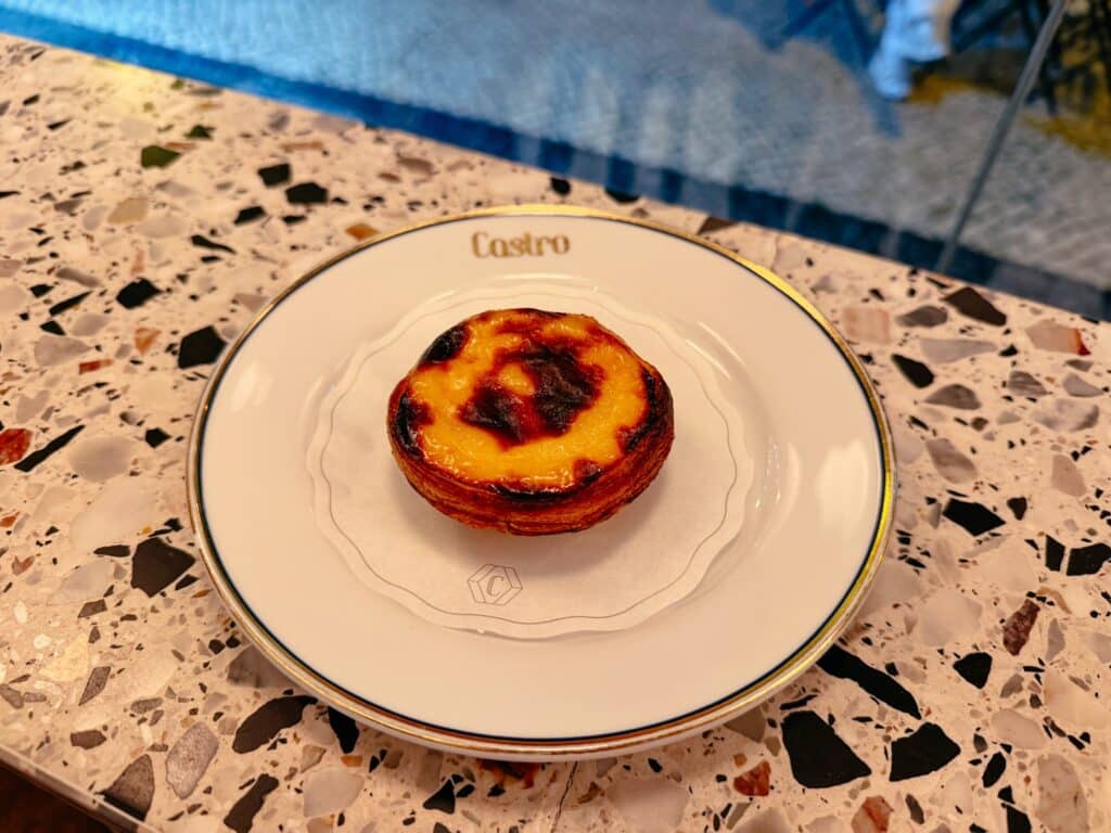 Pastéis de Nata bei Castro, Lissabon Spezialitäten, Portugal