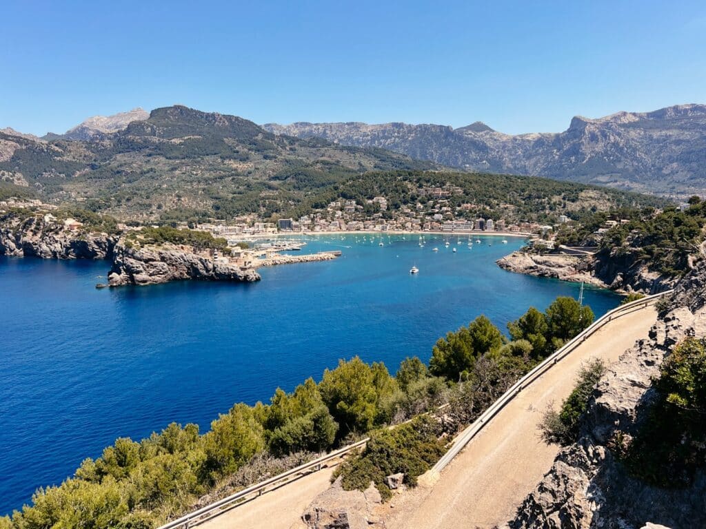 Port de Sóller, der größte Hafenort der Serra de Tramuntana auf Mallorca