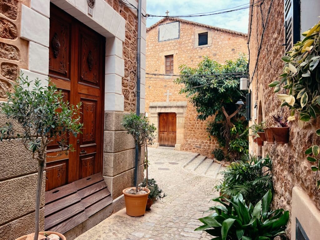 Unterwegs in der Altstadt von Fornalutx Mallorca