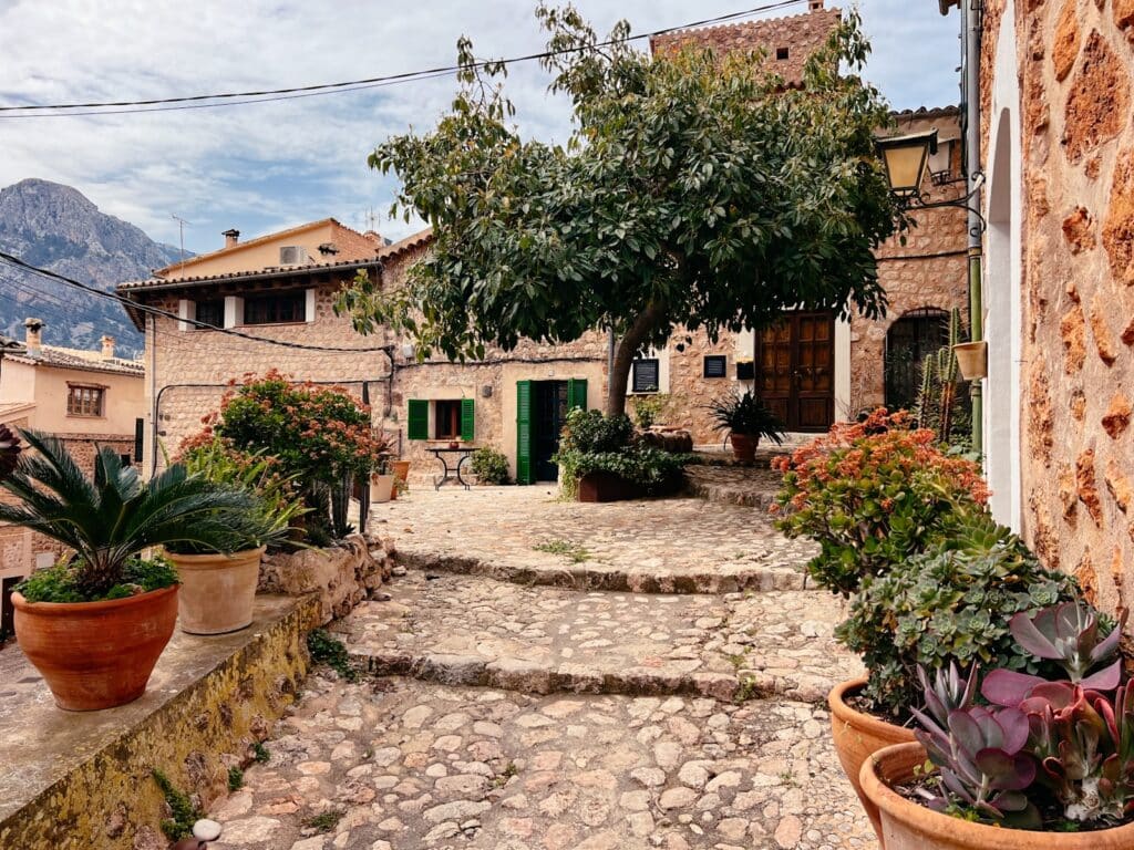 Unterwegs in der Altstadt von Fornalutx Mallorca