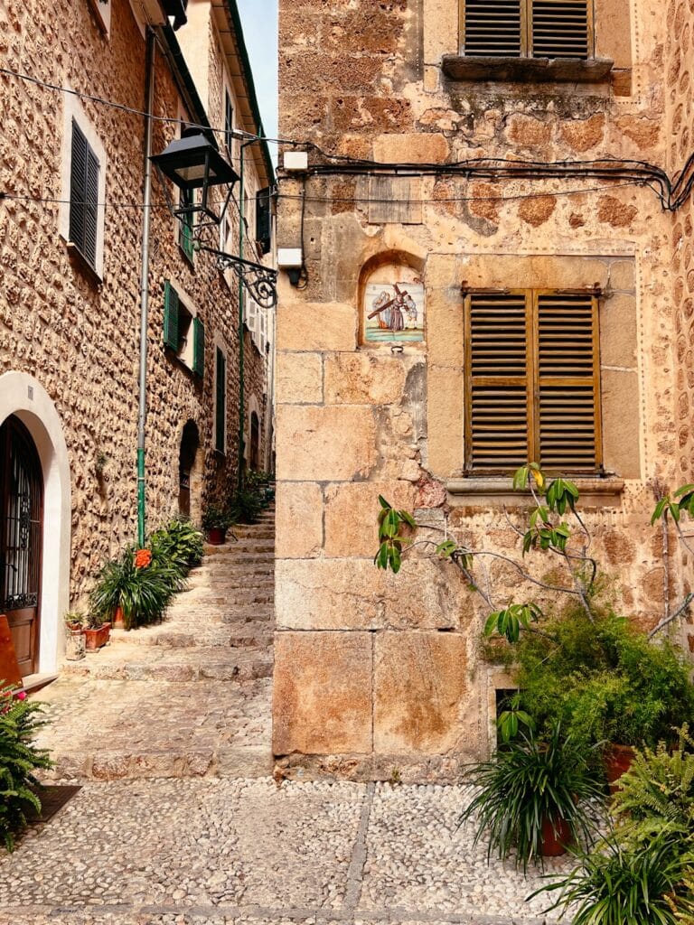 Unterwegs in der Altstadt von Fornalutx Mallorca