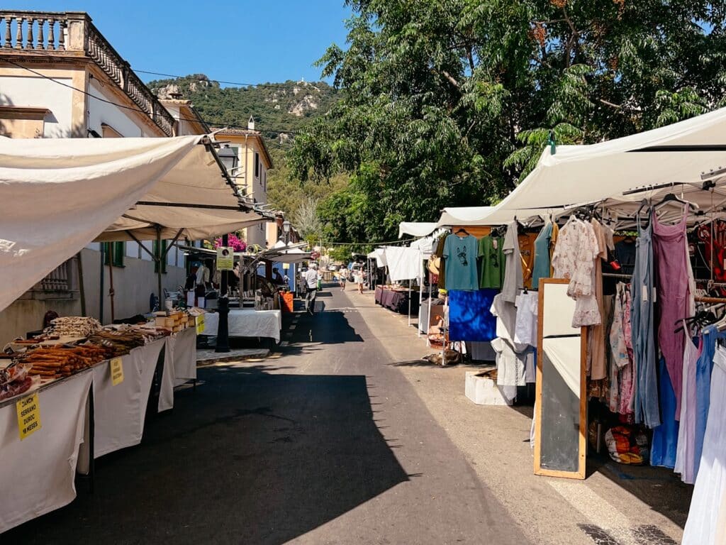 Wochenmarkt in Esporles in der Serra de Tramuntana, Mallorca