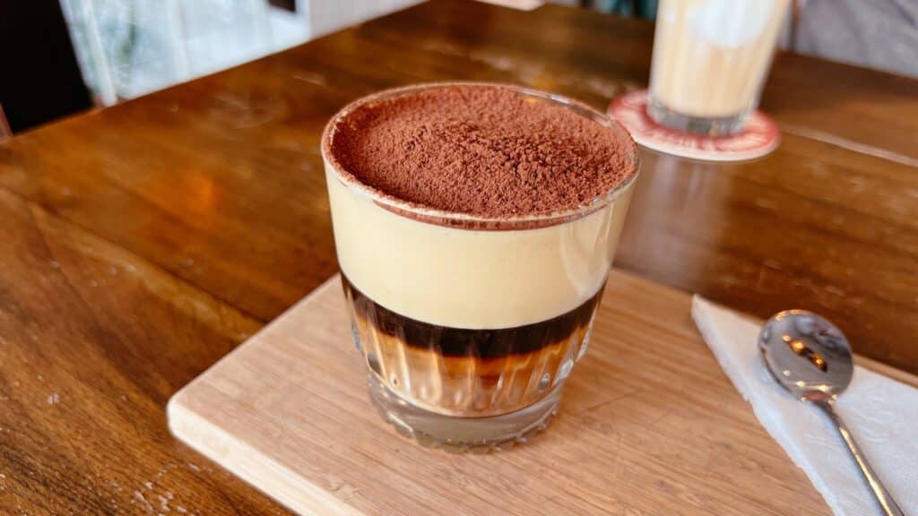 vietnamesischer Egg Coffee in Ho Chi Minh City, Vietnam