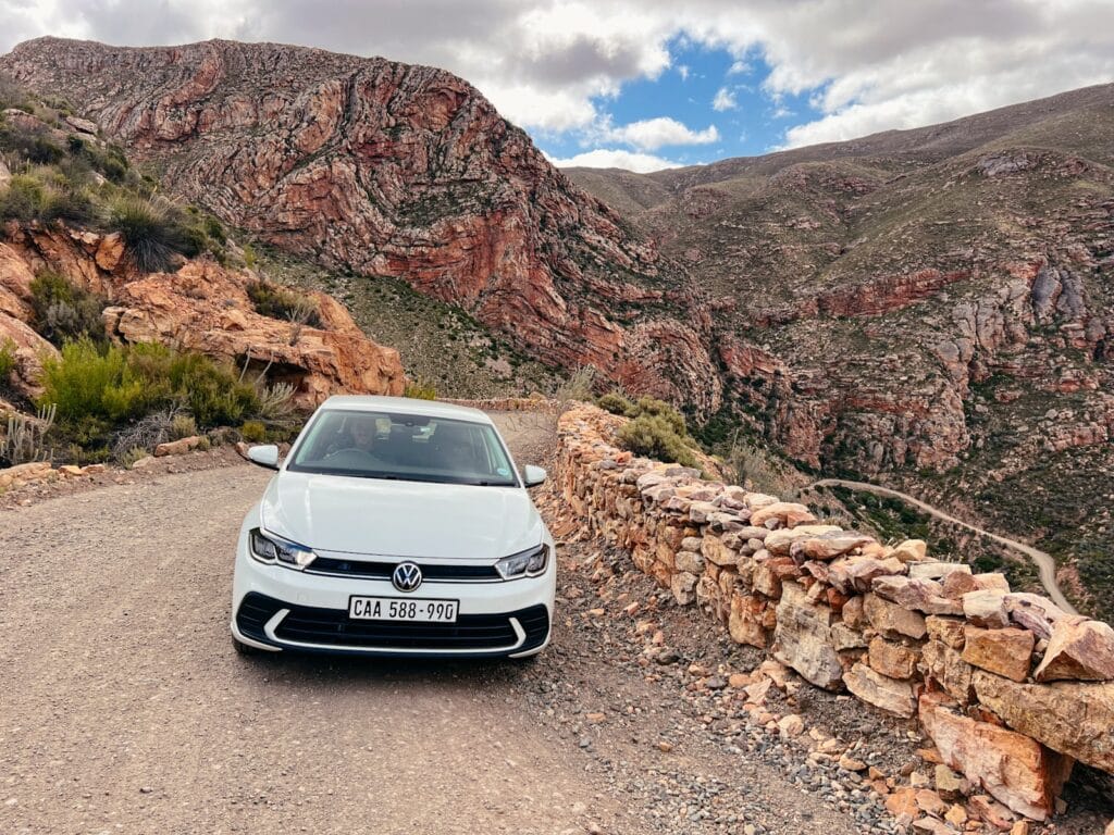 Mit dem SUV unterwegs auf dem Swartberg Pass, Südafrika