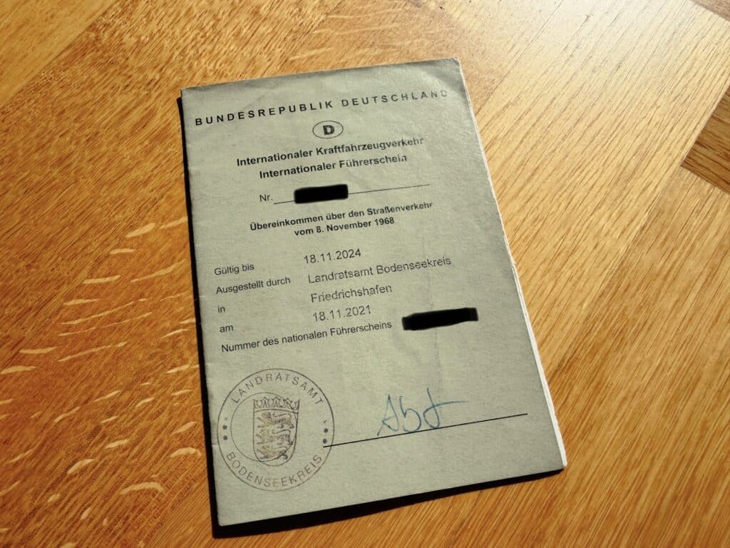 Internationaler Führerschein zum Auto Mieten auf Reisen